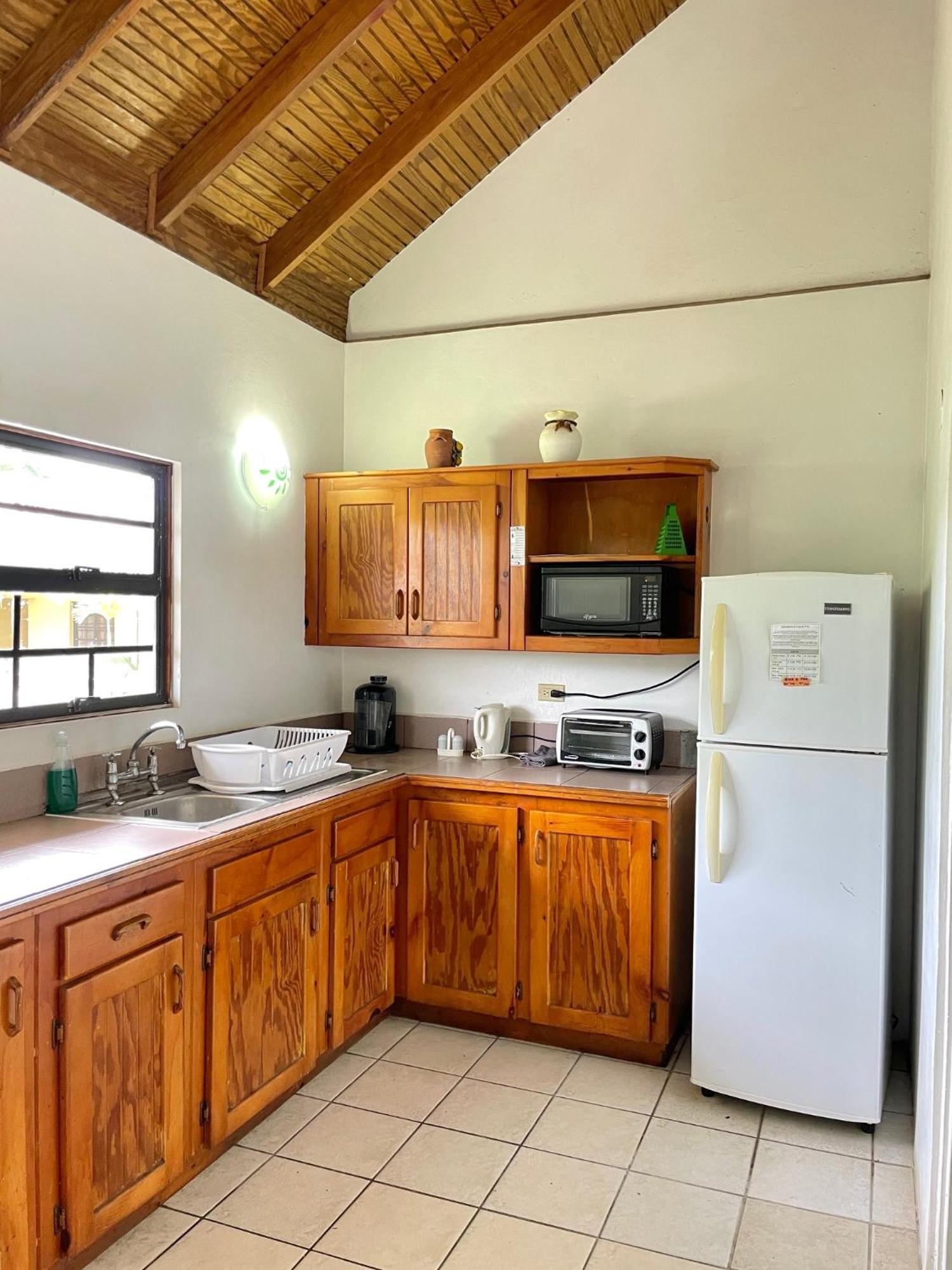 Bananaquit Tobago -Stay Near The Beach 克朗角 外观 照片