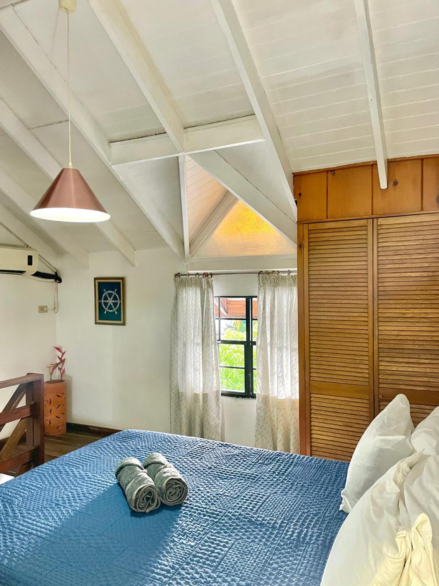 Bananaquit Tobago -Stay Near The Beach 克朗角 外观 照片